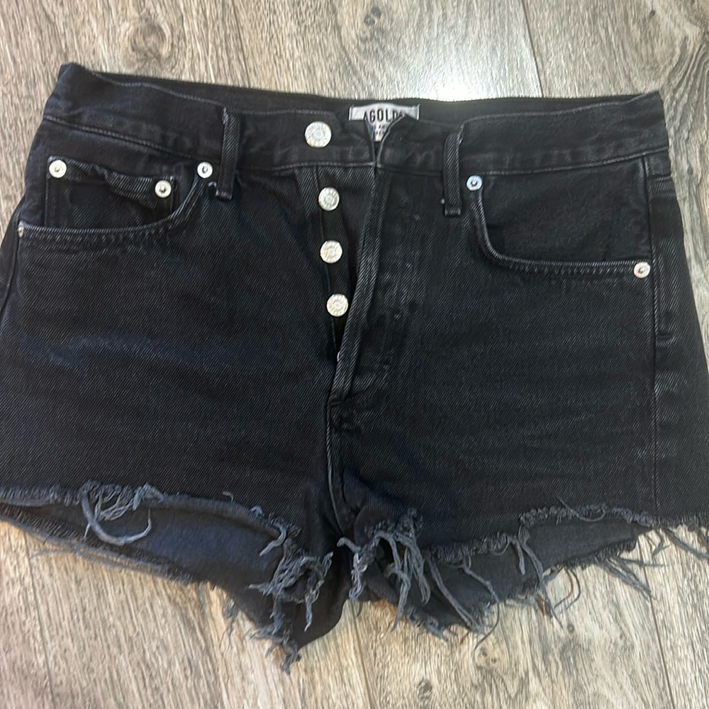 Agolde jean shorts
Tag says 26 but fit more like a 27